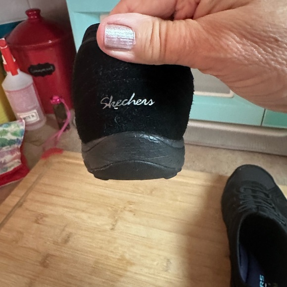 Skechers no lace slip on sneakers, black, size 9, excellent condition - Picture 6 of 7